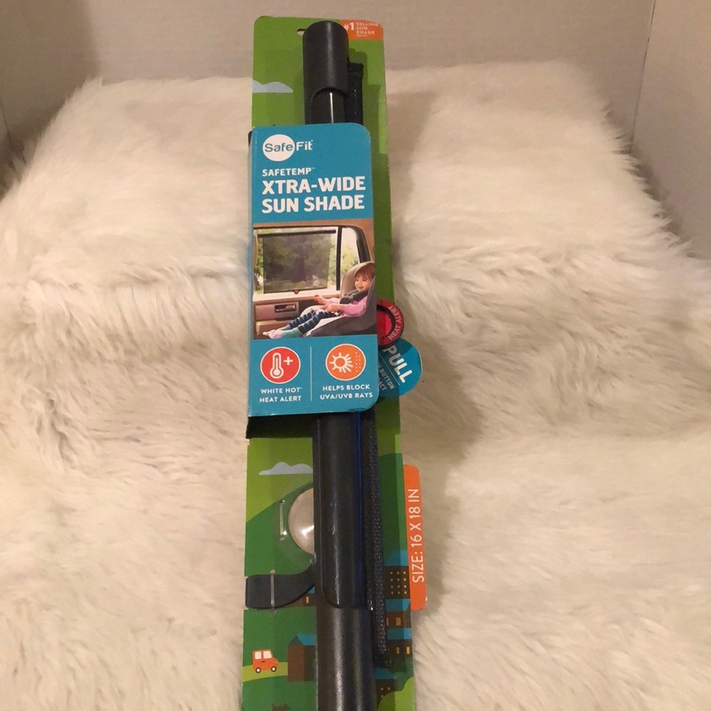Safe Fit Extra Wide Sun Shade For Vehicle/NWOT